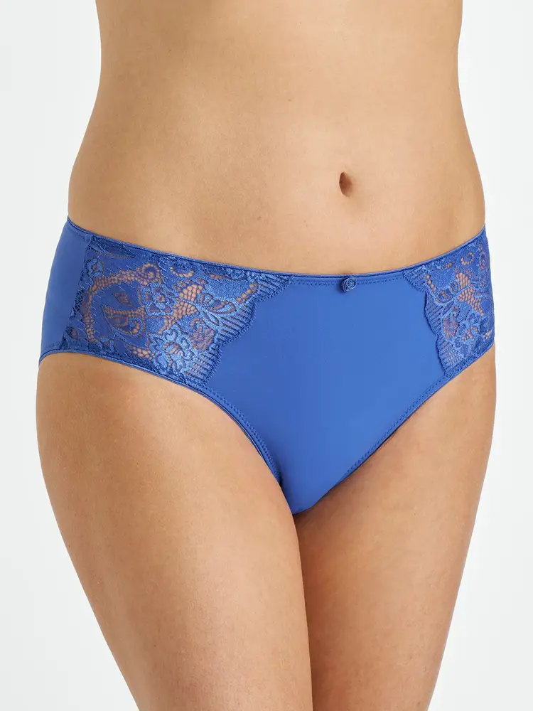 Latina - Taillenslip mit Stretchspitze
