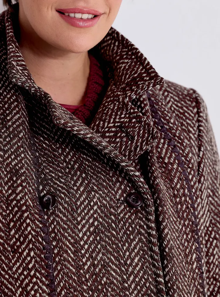 Manteau à motif chevrons riche en laine avec écharpe